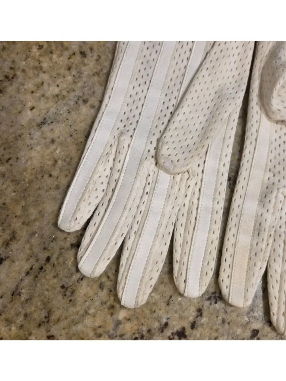 Vintage Womens Size 6.5 M/L Off-White Cotton Mesh Leather Stripe Gloves